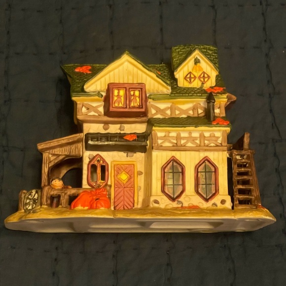 Ceramic Lighted Cottage Fall Christmas Village Decor Lemax Royal - Picture 7 of 9